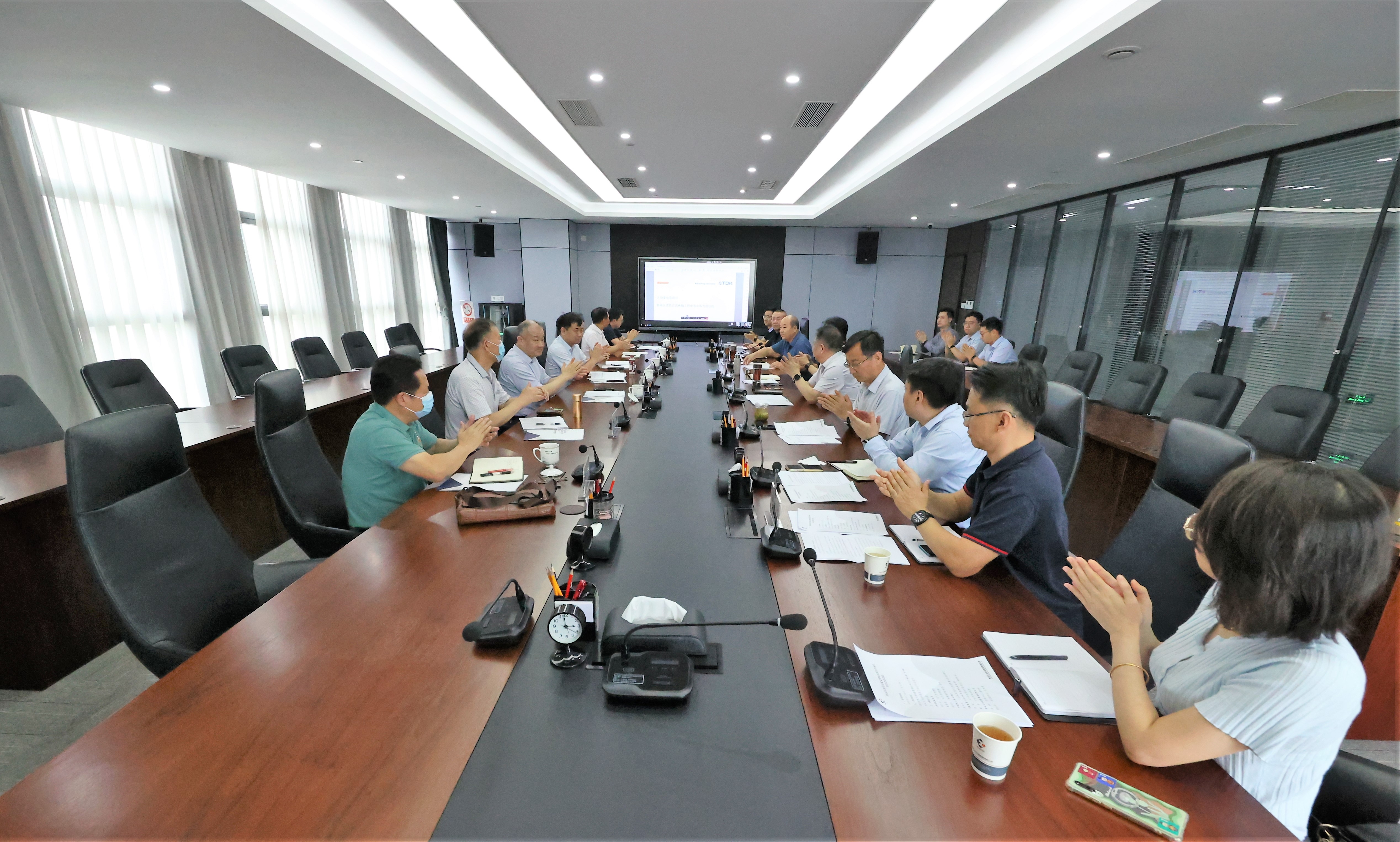 bevictor伟德官网集团召开工业相助项目专题钻研会